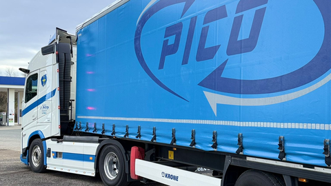 Uno de los camiones que conduce Jennifer Ceferino