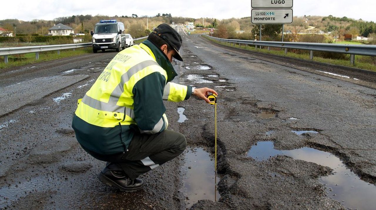 Cuanto Cuesta Asfaltar Un Kilómetro De Carretera Arreglar el asfalto de la carretera Lugo-Ourense cuesta 10,2 millones de  euros