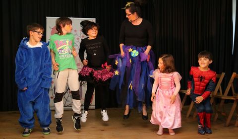 <span lang= gl >Certame Xos Neira Vilas</span>. As Festiletras acolleron o primeiro certame de teatro infantil dedicado ao autor dezn. 