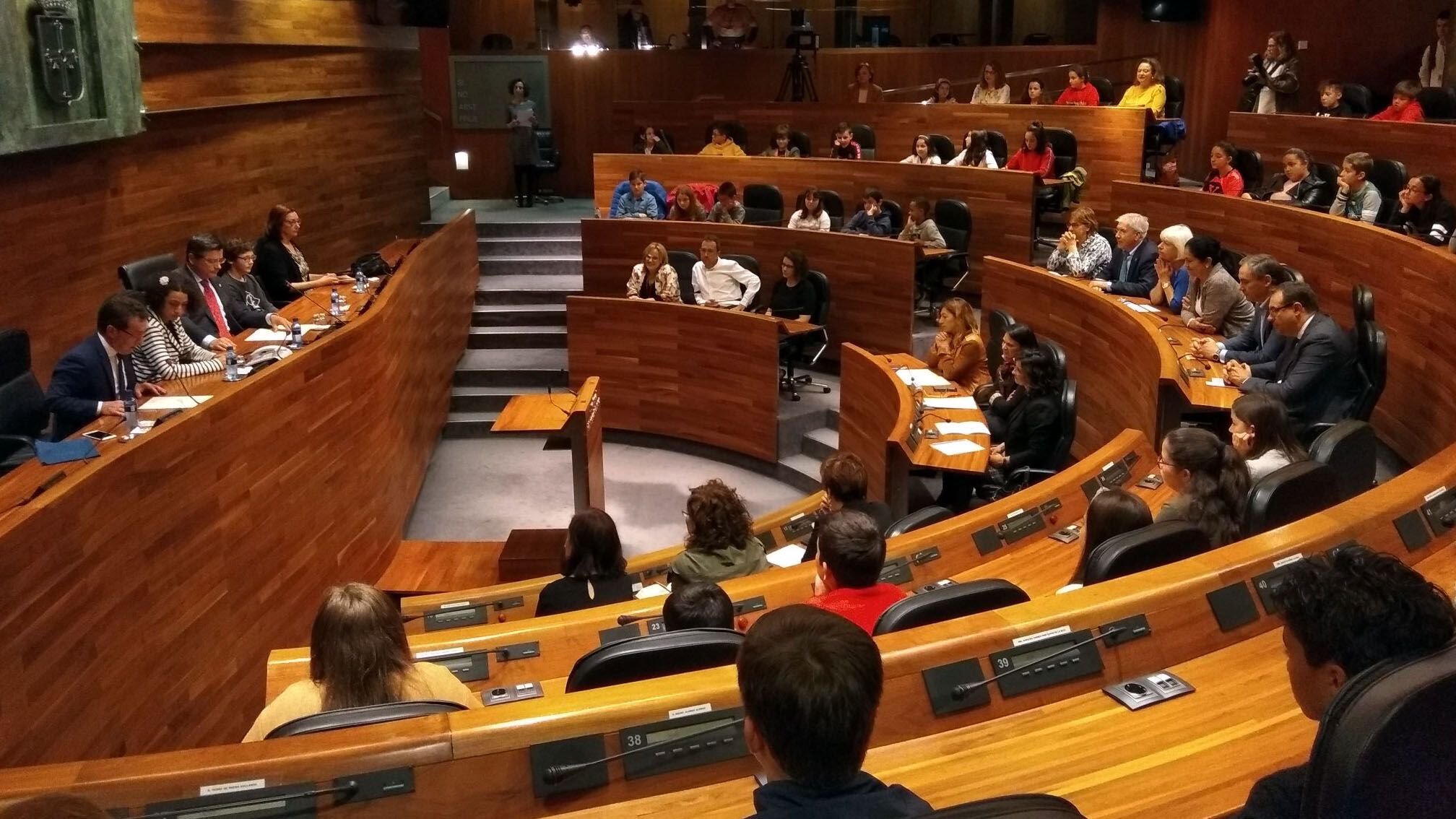 Actu institucional de la 40 Selmana de les Lletres, celebru na Xunta Xeneral