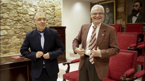 Os presidentes das academias galega e brasileira, pouco antes da firma do convenio de colaboración
