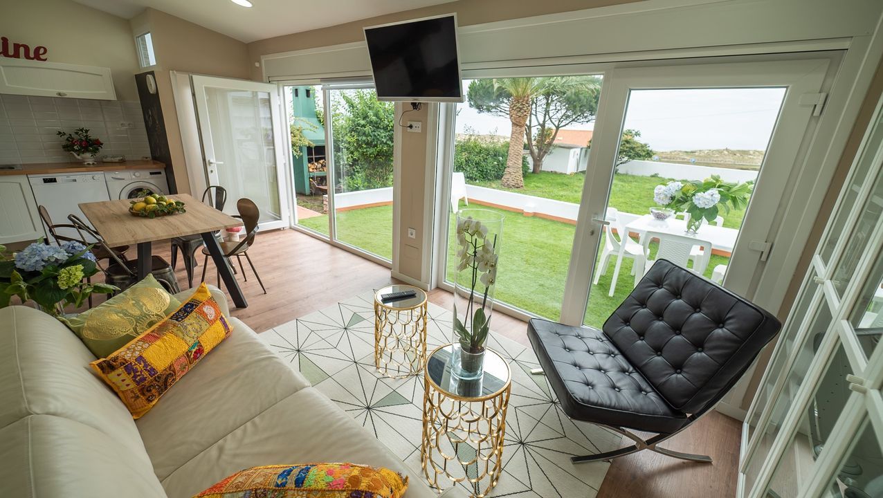 As� transcurre la jornada electoral del 12-J en Ferrol.Casa As Bicudas, en Doni�os