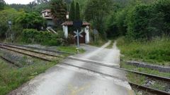 Paso a nivel ancho m�trico Oviedo-Santander