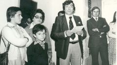 Enrique Alvarellos junto a su esposa Conchita y sus dos hijos en Lugo