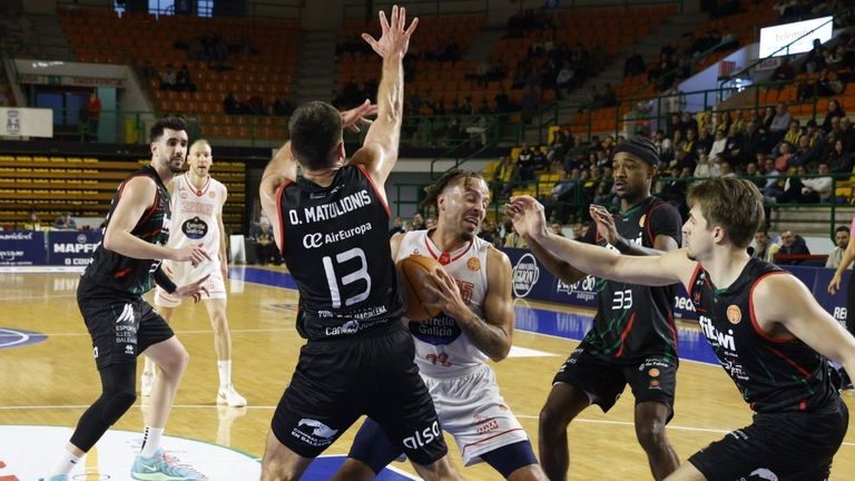 El COB vence con solvencia al Mallorca y acelera hacia la postemporada (81-69)