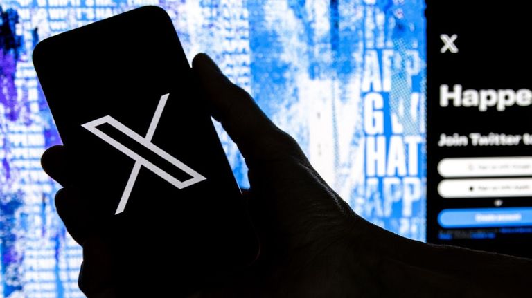 Bruselas multa a X con 120 millones por engañar a sus usuarios con la marca azul de verificación