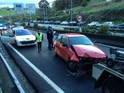 La conductora, con chaleco amarillo, no sufri� heridas