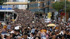 Decenas de miles de personas se manifestaron este domingo en Hong Kong