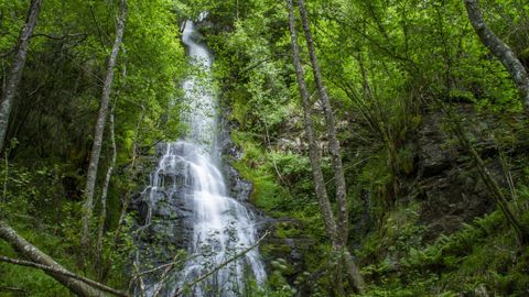 La cascada de Augadalte es otro de los saltos de agua que pueden verse en el valle del Lóuzara