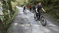 En bicicleta (elctrica o convencional) o a pie, son las nicas formas para llegar a Caaveiro este verano