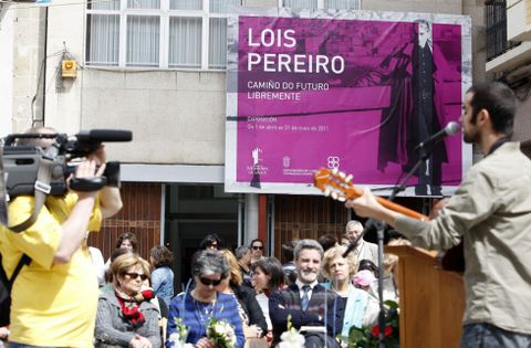 Recital de msica e poesa en memoria de Lois Pereiro no Da das Letras Galegas do 2011. 
