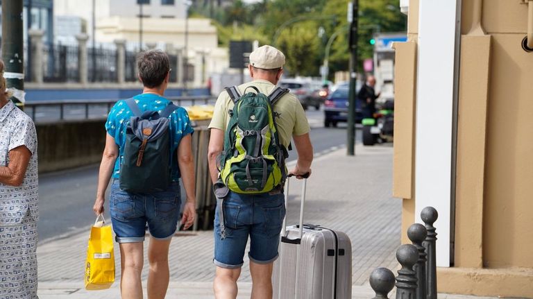 A Coruña vence su primer trimestre aplicando la tasa turística: «<span lang="gl">A recadación superou os 400.000 euros e as pernoctacións subiron un 14 %</span>»