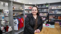 Patricia abrió su tienda en la calle de Abaixo rianxeira hace solo unos meses y está contenta con la acogida.