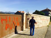 Las pintadas est�n en la fachada