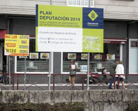 <span lang= es-es >Ro de O Con</span>. Como se puede observar en los carteles que lucen las calles de Vilagarca, la Diputacin de Pontevedra fue la administracin que ms invirti en la ciudad en los ltimos meses; sobre todo, en la campaa electoral. 