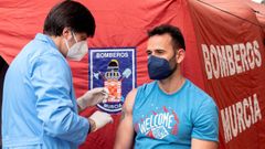 Vacunacin de bomberos en Murcia