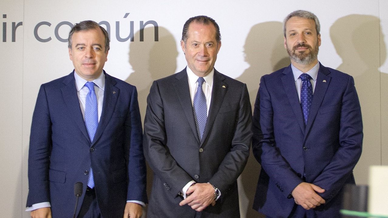 �Si uno tiene 30 Grand Slam, pero ning�n amigo, va a tener un futuro infeliz�.Un beb� recien nacido en Vietnam, con pantalla protectora antes de salir de casa para la vacunaci�n