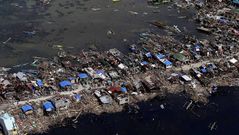 La devastacin en Filipinas, desde el aire
