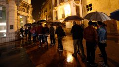 Colas para acceder al Bellas Artes durante la Noche Blanca de Oviedo 