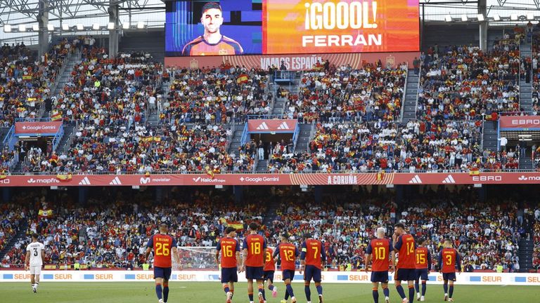 Más de treinta mil entusiastas de la selección española en Abanca Riazor