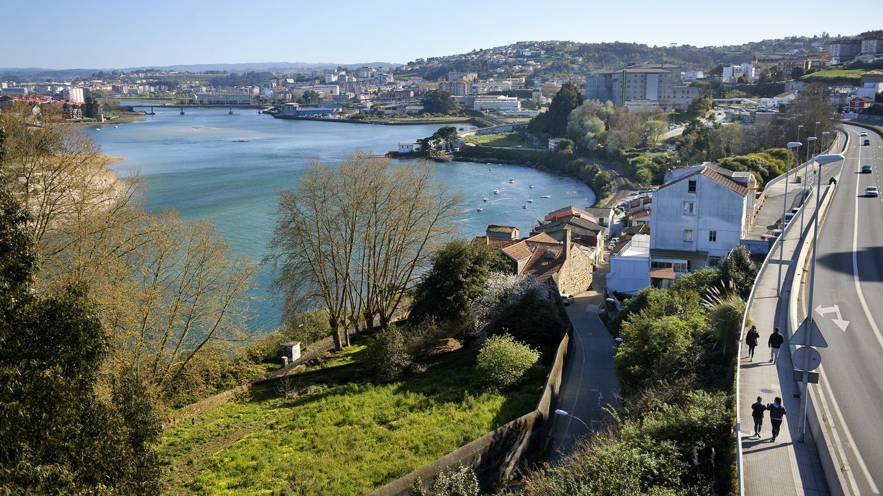 As Xubias: recorrido por los obst�culos de un paseo mar�timo pendiente en A Coru�a