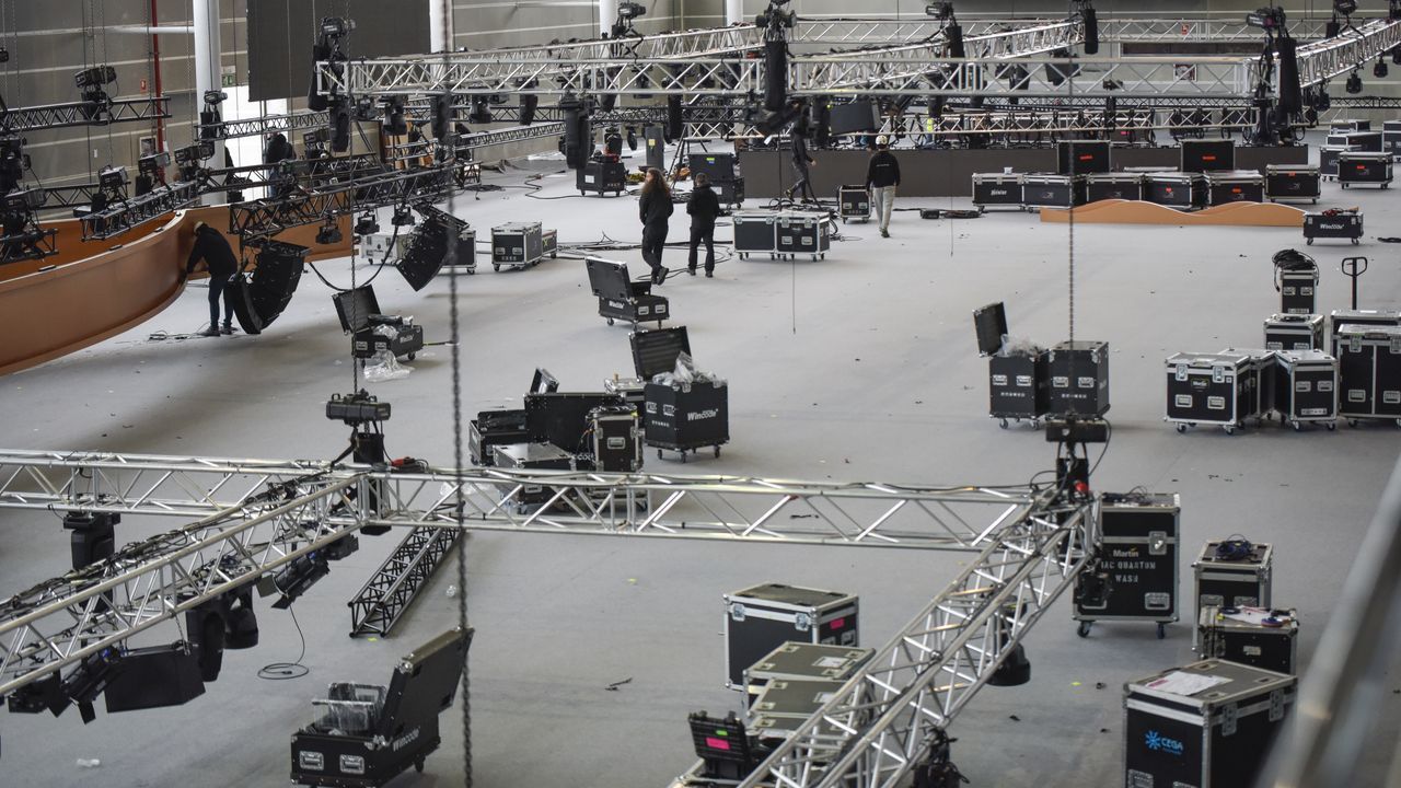 Mira las fotos del arranque de las fiestas de San Mauro en Lam�n.Los trabajos de montaje de la gala de los Premios Feroz ya llevan una semana