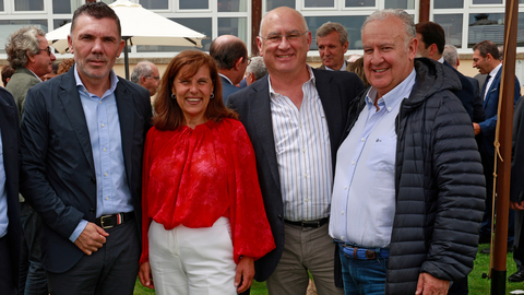 De izquierda a derecha: el director del Puerto de Celeiro, Eduardo M�guez; la alcaldesa de Viveiro, Mari�a�Gueimunde;�el director gerente de OPP Burela, Sergio L�pez; y el director del Instituto de Vegadeo,�Paco Rivas, durante los Encuentros en el Eo 2026