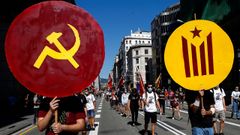 Las juventudes de la CUP, Arran, exhibieron parafernalia secesionista y prosovitica en el centro de Barcelona durante la celebracin de la Diada del 2020