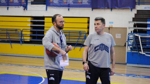 García de Vitoria, de manga corta, en su llegada a Melilla