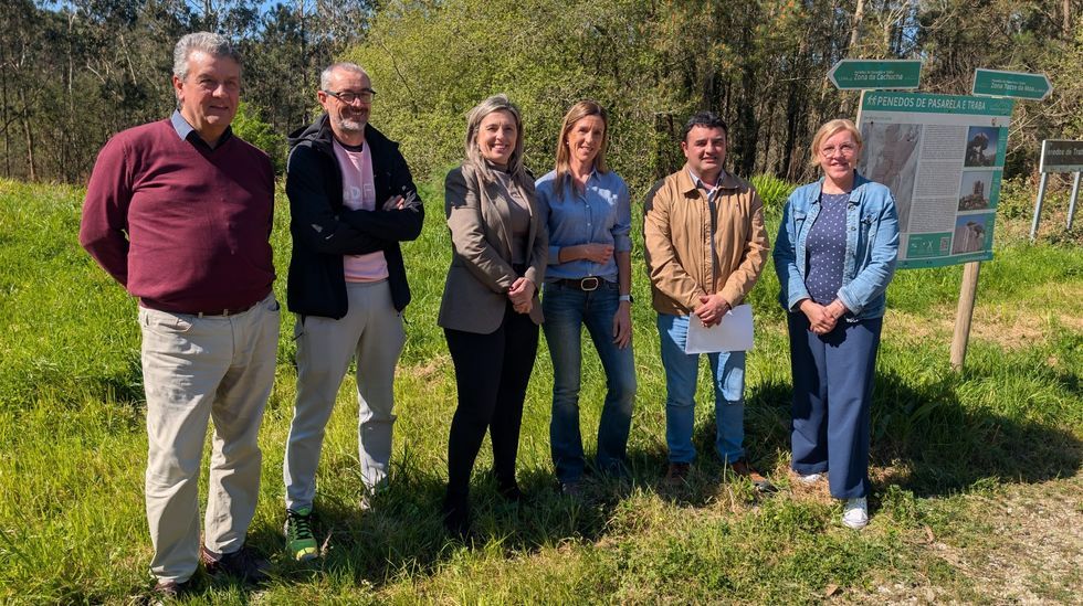 Imagen de la reuni�n�que mantuvieron los concellos de Vimianzo y Laxe con representantes de la Xunta