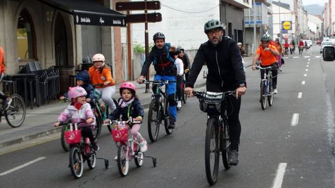 La lluvia no desanimo a los aficionados a la bici en Monforte