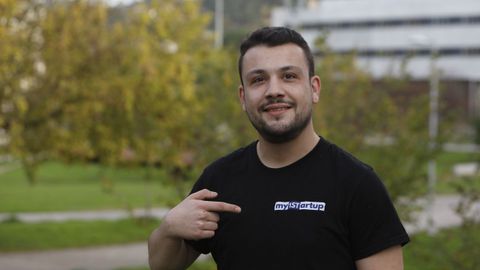 El ourensano Borja España, de 23 años, lleva dos años al frente de My1startup