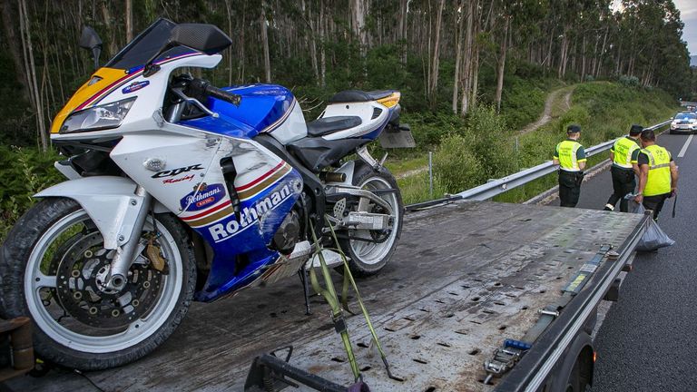 Herido grave un motorista de Boiro de 34 años que salió despedido cuando circulaba por la AG-11 a la altura de Rianxo