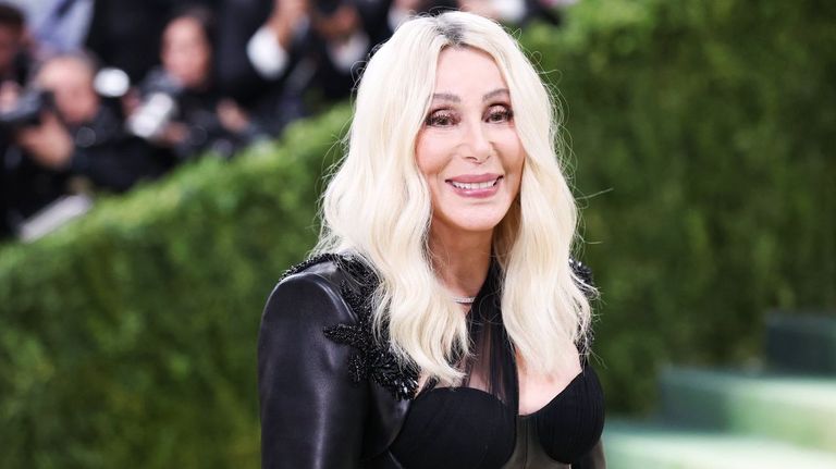 Cher cumple 80 años
