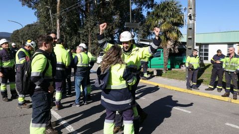 Los trabajadores de Ence festejaron la validacin de la prrroga de la concesin de Pontevedra