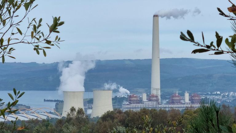 La central térmica de As Pontes vuelve a operar tres meses después