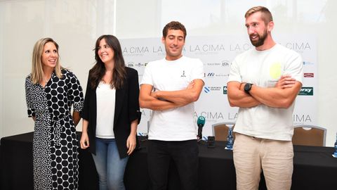 De izquierda a derecha, la piragüista Teresa Portela, la directora del documental Ana Taboada, el regatista Nico Rodríguez y el palista Carlos Arévalo.