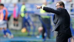 Anquela durante el Real Oviedo-M�laga