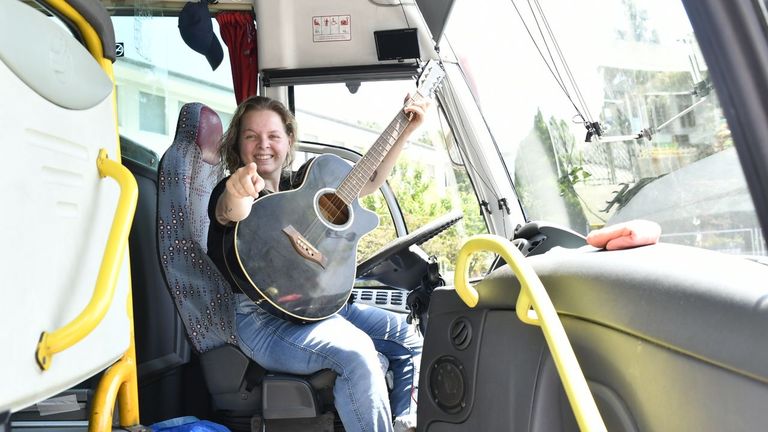 Chiña, de conductora de bus a reina del tardeo: «Tengo todo el verano completo»