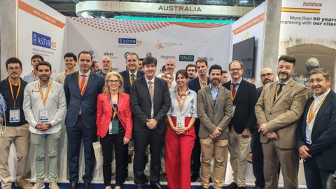 AsturexParis.Representantes de empresas asturianas y Asturex en la feria de defensa de Par�s