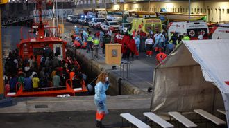 Llegada de un barco de Salvamento Mar�timo que rescat� a una patera con 70 personas el pasado 19 de julio en Las Palmas