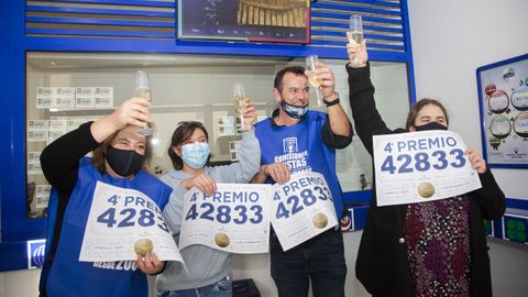La administracin de lotera Pedro Douro, en Malpica vendi 10 dcimos de un cuarto premio de Navidad.