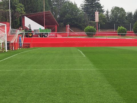 Comienzo de la instalacin de asientos en el campo nmero 2