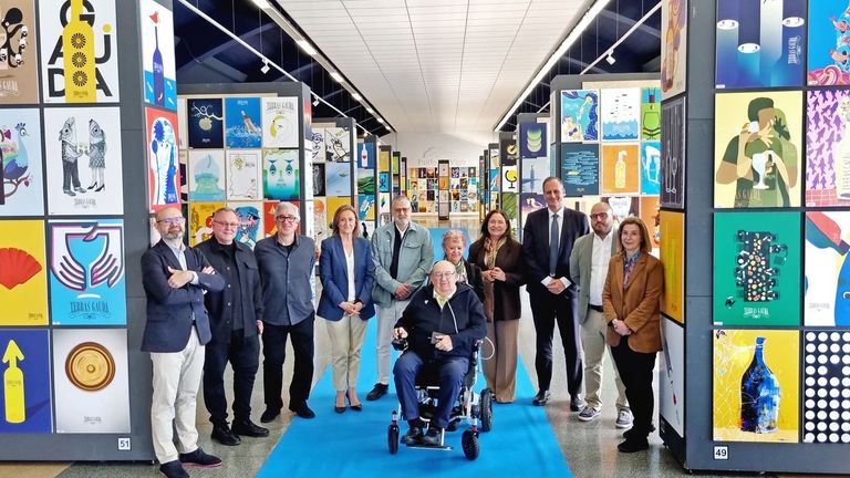 La Bienal de Cartelismo reúne en la Estación marítima de Vigo más de dos mil obras artísticas