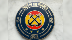 Challengue coin cuatro estrellas, regalada por Antonio Pieiro, Ajema de la Armada, a Basilio Otero, presidente de la Federacin Nacional de Cofradas de Pescadores