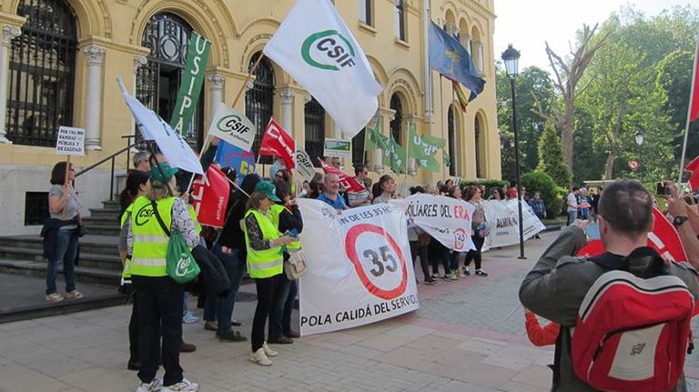 Manifestación de funcionarios en Oviedo