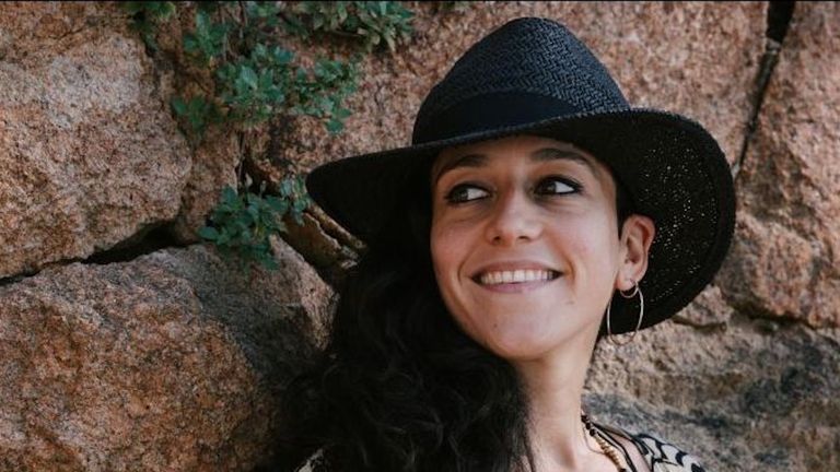 Lídia Manot, defensora del poliamor: «Tengo una pareja. Él lleva nueve años con otra persona y ahora ha aparecido alguien importante para mí»