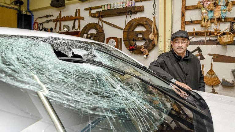 «<span lang="gl">A pedra tirouna alguén seguro e non me matou por dez centímetros: vouna conservar toda a vida coma un talismán</span>»