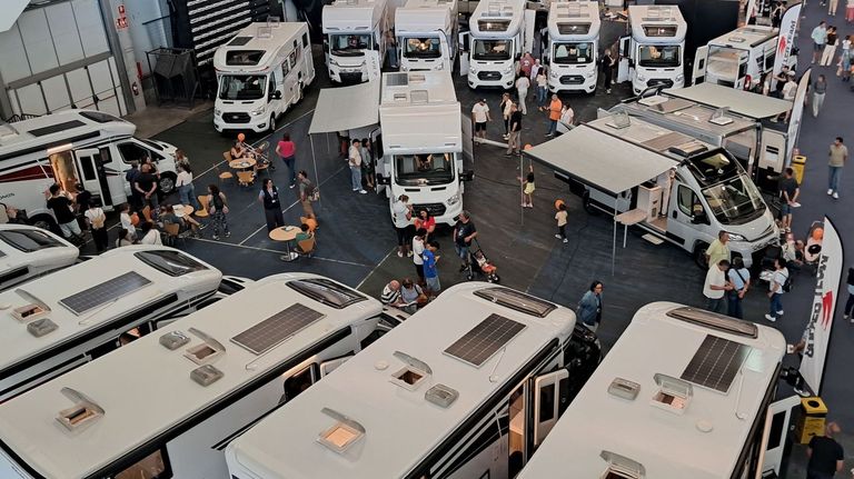 Unas 10.000 personas pasan por la primera edición del Salón del Caravaning en Vigo