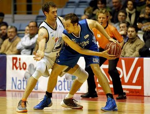 El Gipuzkoa Basket gan la pasada temporada en el Multiusos Fontes do Sar por 72-76. 